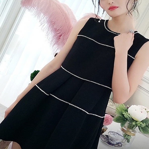 [해외] 여성의류 스프링 라인 포인트 블랙 드레스