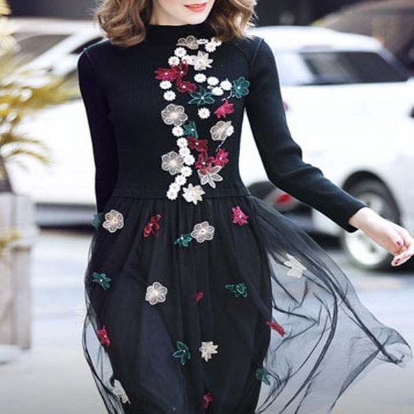 [해외] 여성의류 블랙시스루 하프배색 입체 스파이크 메쉬 드레스